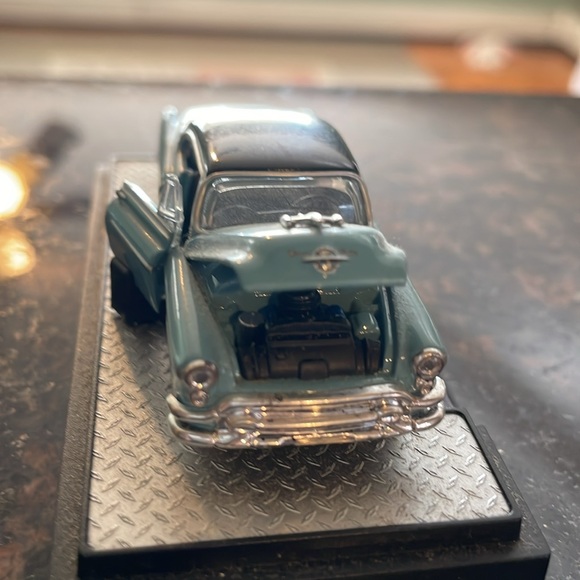 1953 Oldsmobile collectible model car - Picture 8 of 10